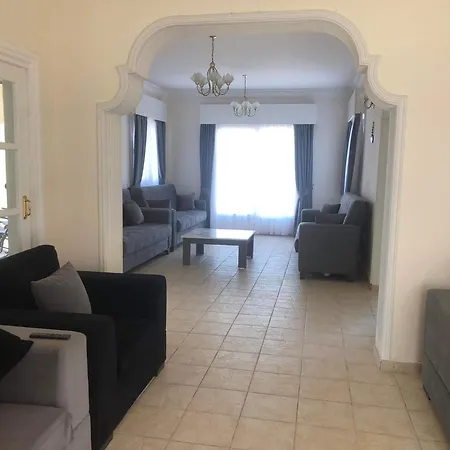 Beautiful Spacious, Private 4 Bedroomed With Amazing Views And Own Poolp וילה