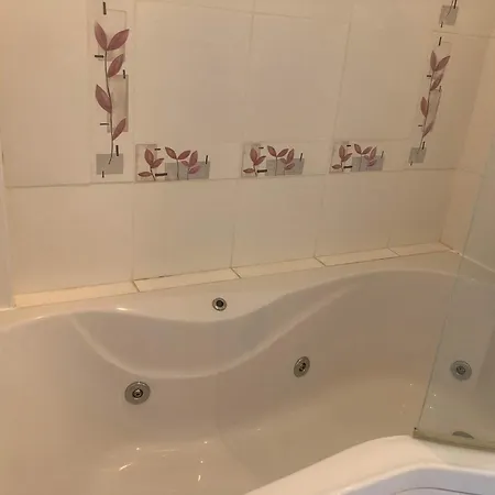 Beautiful Spacious, Private 4 Bedroomed With Amazing Views And Own Poolp Lapitos