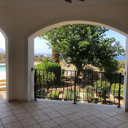 Beautiful Spacious, Private 4 Bedroomed With Amazing Views And Own Poolp Villa *