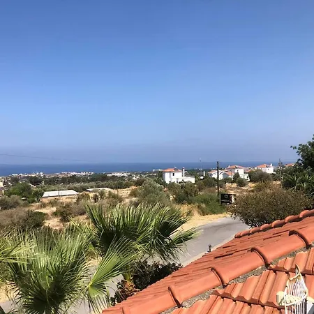 Beautiful Spacious, Private 4 Bedroomed With Amazing Views And Own Poolp Willa Lapitos