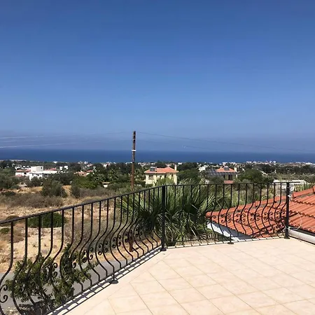 Willa Beautiful Spacious, Private 4 Bedroomed With Amazing Views And Own Poolp Lapitos