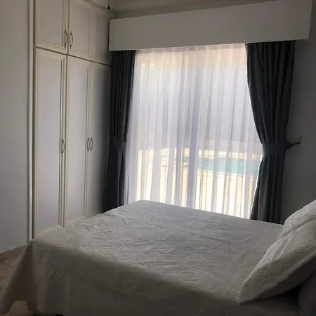 Beautiful Spacious, Private 4 Bedroomed With Amazing Views And Own Poolp Lapitos